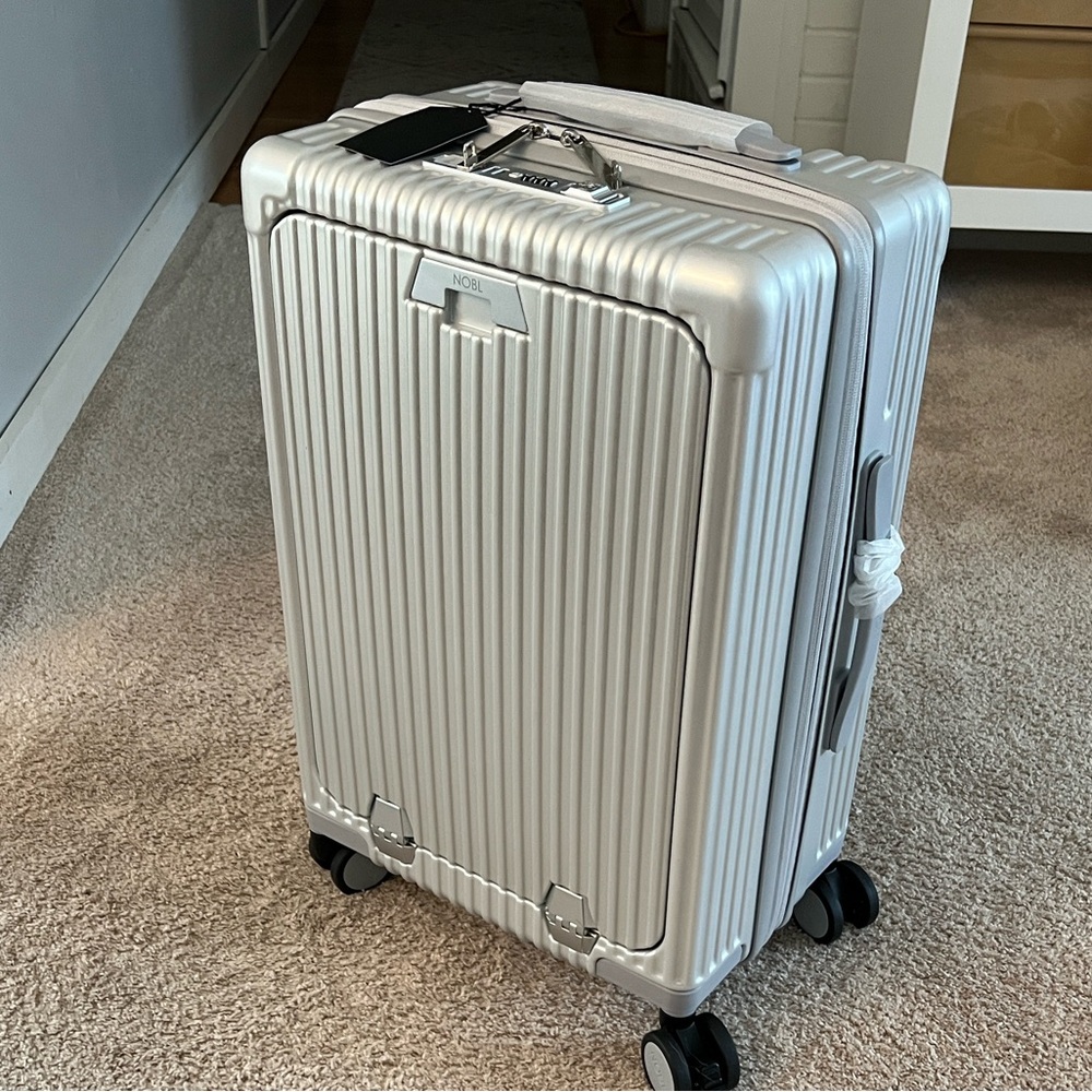 Nobl- Carry On Silver Hard Shell Suitcase - Picture 3 of 7